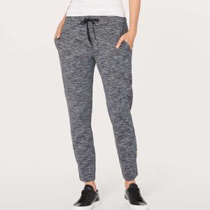 Lululemon On The Fly Pant *28" Wee Are From Space Black Slate/Black 6